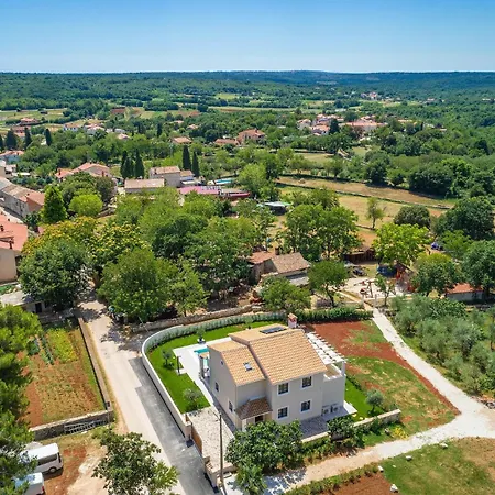 Holiday home Awesome In With Kitchen Manjadvorci