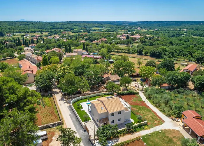 Hébergement de vacances 5 Bedroom In Manjadvorci